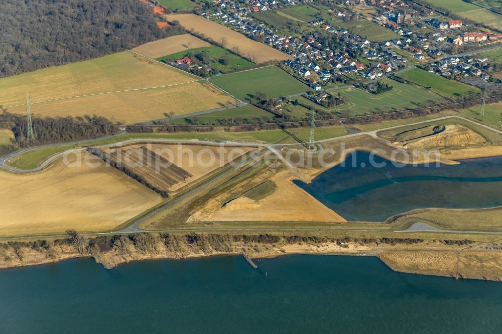 Eppinghoven from the bird's eye view: Structures on agricultural fields on Rhein in Eppinghoven in the state North Rhine-Westphalia, Germany