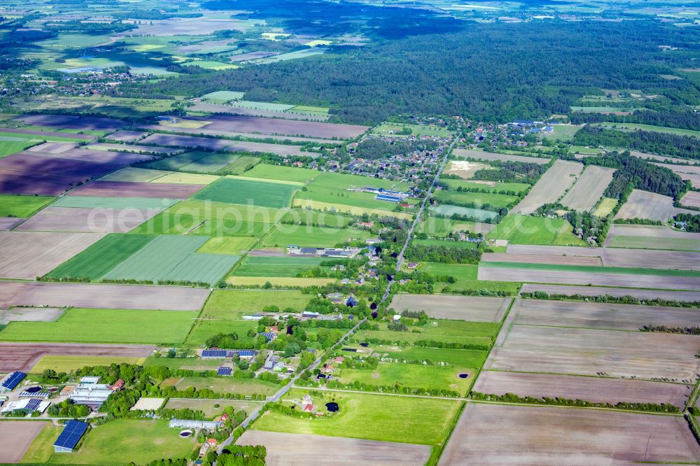 Klintum from the bird's eye view: Structures on agricultural fields in Klintum in the state Schleswig-Holstein, Germany