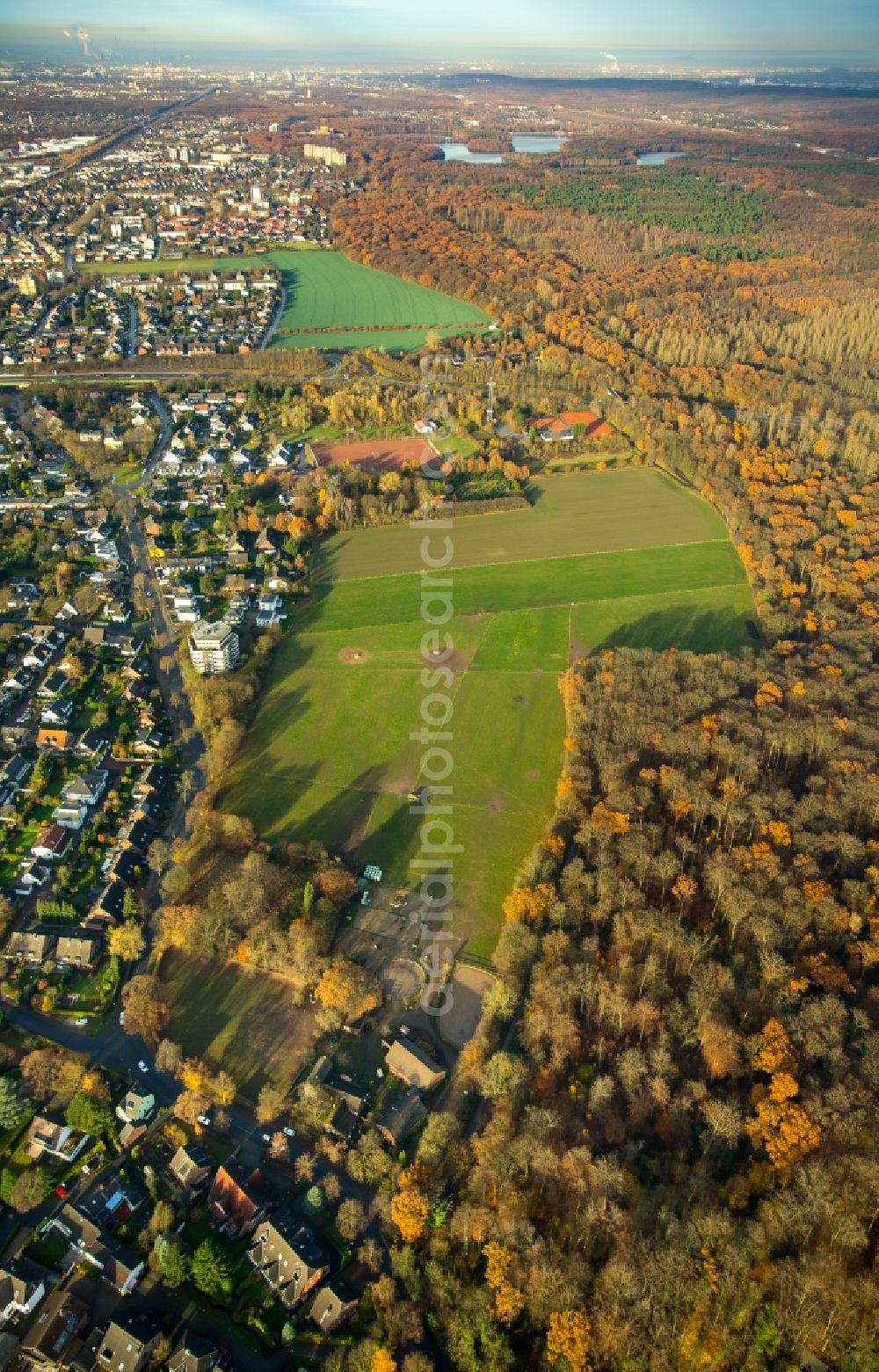 Aerial image Duisburg - Structures on agricultural fields in the district Duisburg Sued in Duisburg in the state North Rhine-Westphalia