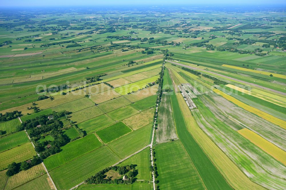 Aerial photograph Ovelgönne - Structures on agricultural fields in Ovelgoenne in the state Lower Saxony, Germany