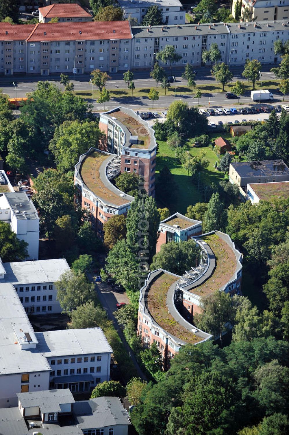 Berlin from above - Ein Studentenwohnheim am Spandauer Damm in Berlin-Charlottenburg. A student dorm at the Spandauer Damm in Berlin-Charlottenburg.