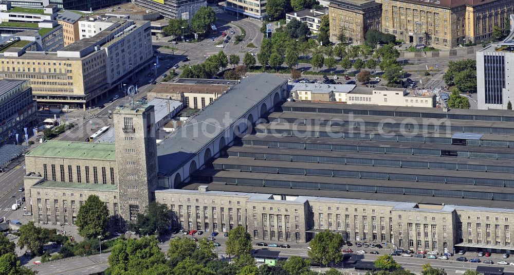 Stuttgart from the bird's eye view: Blick auf den Stuttgarter Hauptbahnhof. Der ab 1914 erbaute Kopfbahnhof soll im Rahmen des Projektes Stuttgart 21 zum Großteil abgerissen und in einen unterirdischen Durchgangsbahnhof umgewandelt werden. View of Stuttgart Central Station. The termnal station will be largely demolished during the project Stuttgart 21 and converted into an underground transit station.