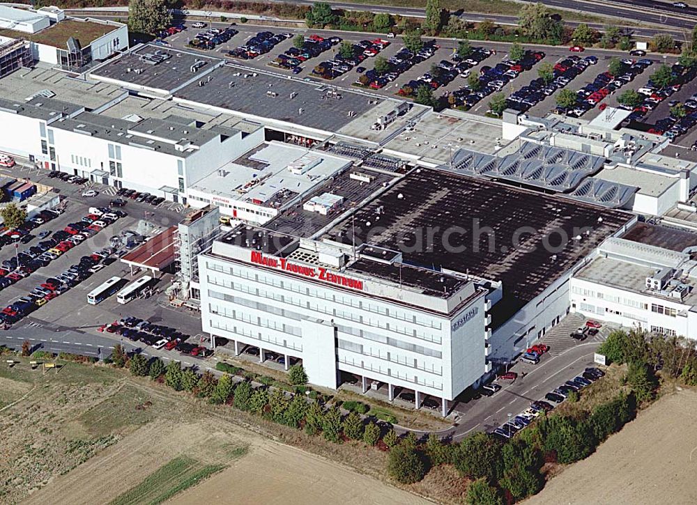 Sulzbach / Hessen from the bird's eye view: Sulzbach / Hessen Main-Taunus-Zentrum der ECE Projektmanagement GmbH in 65843 Sulzbach/ Taunus am Eschborner Dreieck nördlich von Frankfurt/ M. 20.09.03