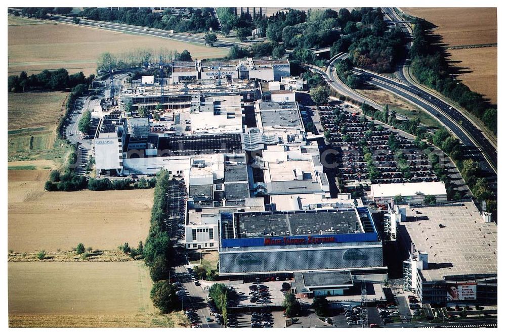 Aerial image Sulzbach / Hessen - Sulzbach / Hessen Main-Taunus-Zentrum der ECE Projektmanagement GmbH in 65843 Sulzbach / Taunus am Eschborner Dreieck nördlich von Frankfurt am Main 20.09.2003