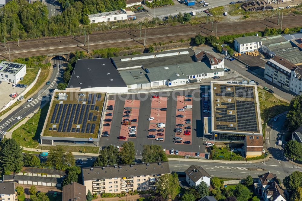 Schwelm from above - Branch of the supermarket Aldi and Lidl on Doeinghauser Strasse in Schwelm in the federal state of North Rhine-Westphalia, Germany