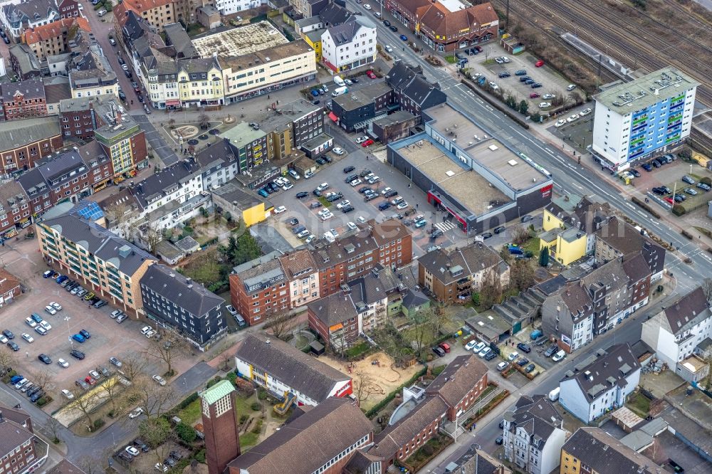 Aerial photograph Oberhausen - Supermarket on Bottroper Strasse - Im Wiedemhof in Oberhausen at Ruhrgebiet in the state North Rhine-Westphalia, Germany