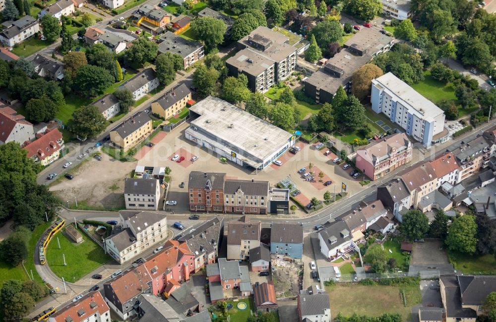 Essen from above - Store of the Supermarket von Lidl along the Wendeschleife einer Strassenbahn in Essen in the state North Rhine-Westphalia, Germany