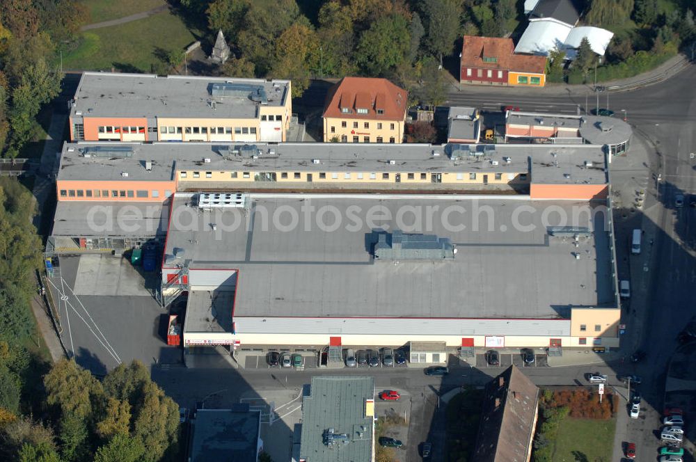 Aerial image Berlin - Blick auf einen Supermarkt der Kaufland-Kette an der Wiltbergstraße in Berlin-Buch. View of a supermarket in the district Buch.