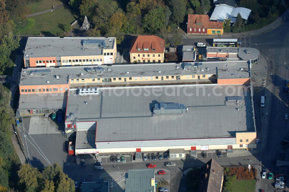 Aerial photograph Berlin - Blick auf einen Supermarkt der Kaufland-Kette an der Wiltbergstraße in Berlin-Buch. View of a supermarket in the district Buch.