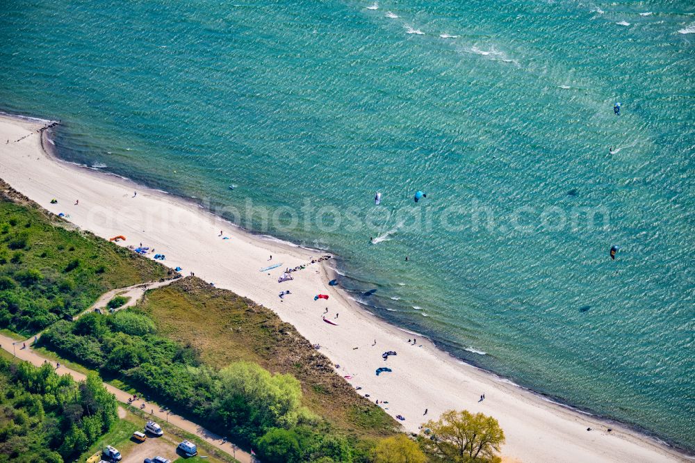 Aerial image Neustadt in Holstein - Surfer - kitesurfer in motion Pelzerhaken on street Auf der Pelzerwiese in Neustadt in Holstein in the state Schleswig-Holstein, Germany