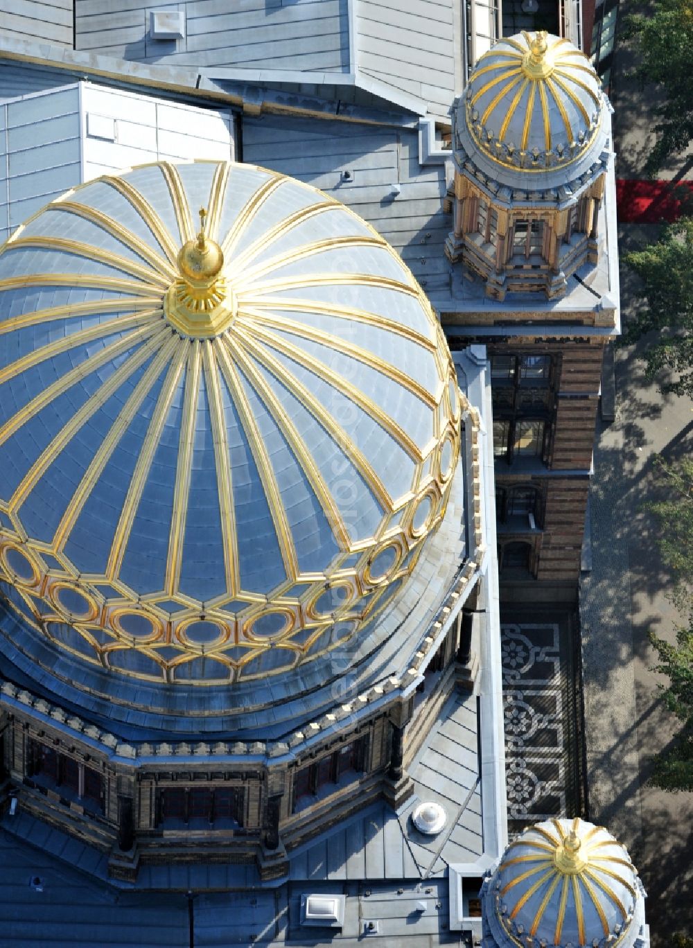 Berlin from above - Synagogue building new building of the Jewish community Stiftung Neue Synagoge Berlin - Centrum Judaicum on Oranienburger Strasse in the district Mitte in Berlin, Germany