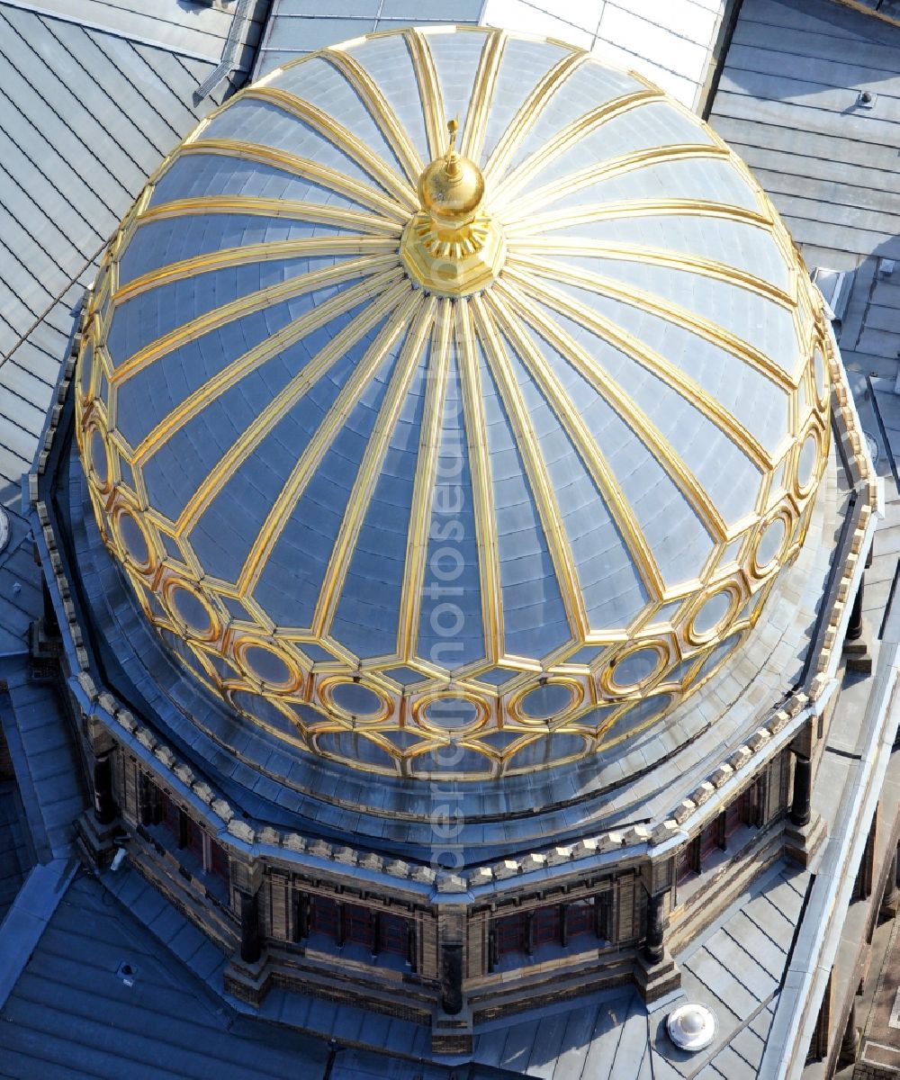 Berlin from the bird's eye view: Synagogue building new building of the Jewish community Stiftung Neue Synagoge Berlin - Centrum Judaicum on Oranienburger Strasse in the district Mitte in Berlin, Germany