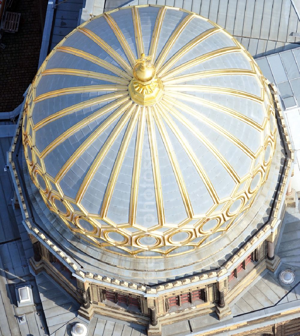 Aerial photograph Berlin - Synagogue building new building of the Jewish community Stiftung Neue Synagoge Berlin - Centrum Judaicum on Oranienburger Strasse in the district Mitte in Berlin, Germany