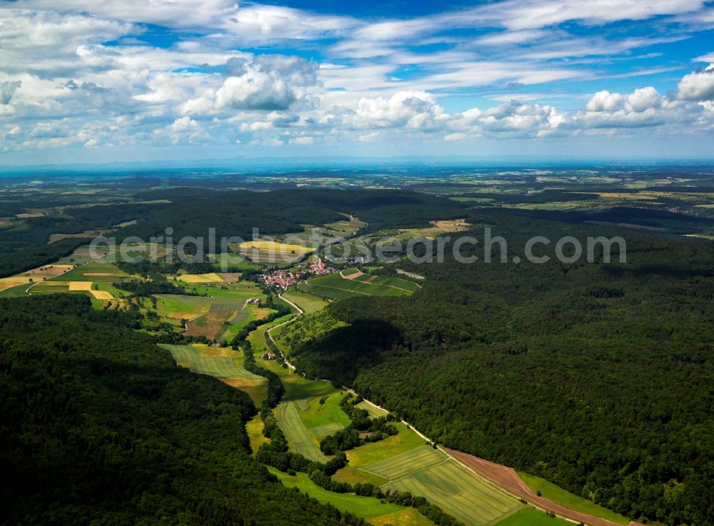 Aerial photograph Sachsenheim - Valley near the Ochsenbach part of Sachsenheim in the state of Baden-Wuerttemberg. The Muehl canal runs through the valley. It is surrounded by forests of the Kirchbach valley