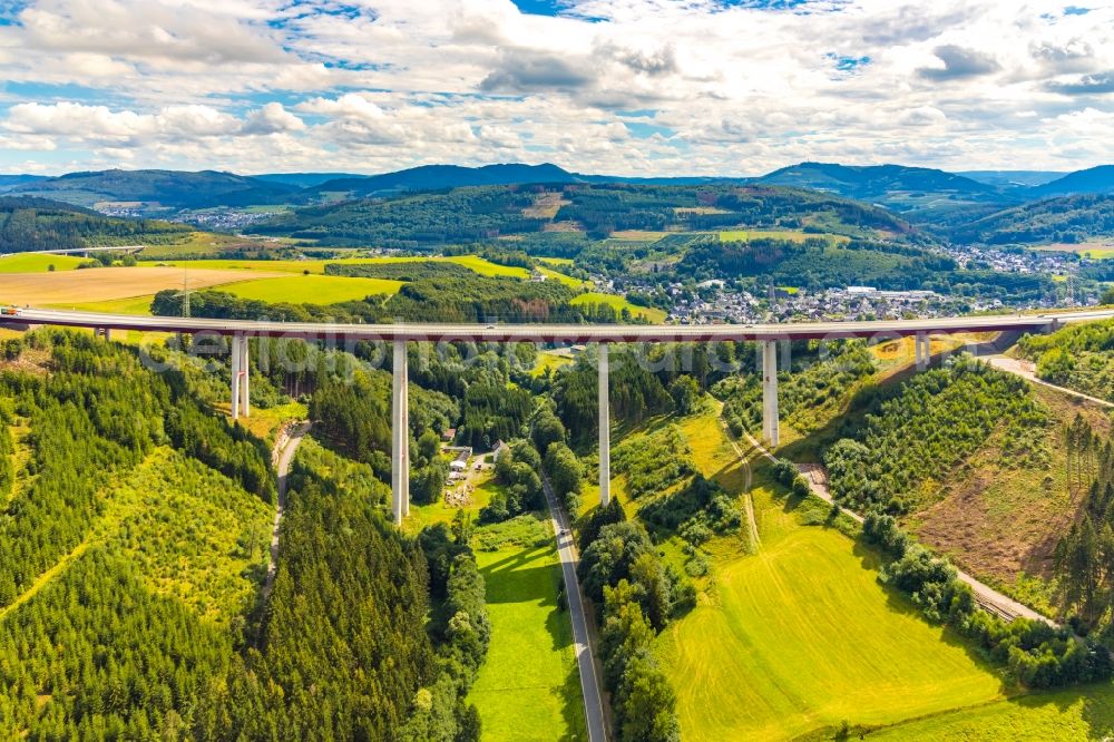 Nuttlar from above - The Talbruecke Nuttlar of the federal motorway BAB 46 near Nuttlar is the highest bridge in North Rhine-Westphalia with a height of 115 meters