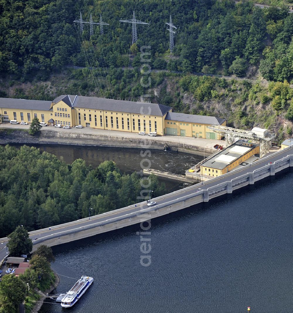 Hohenwarte / Thüringen from the bird's eye view: Die Talsperre Hohenwarte ist die zweitgrößte Talsperre im Oberen Saale - System. Die Talsperre erstreckt sich auf 27 km Länge und die Staumauer erreicht eine Höhe von 75 m. The barrage Hohenwarte is the second largest dam in the Upper Saale - system. The reservoir is 27 km long and the dam reach a height of 75 m.