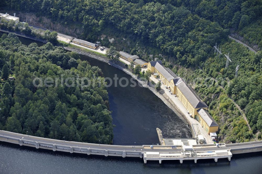 Hohenwarte / Thüringen from the bird's eye view: Die Talsperre Hohenwarte ist die zweitgrößte Talsperre im Oberen Saale - System. Die Talsperre erstreckt sich auf 27 km Länge und die Staumauer erreicht eine Höhe von 75 m. The barrage Hohenwarte is the second largest dam in the Upper Saale - system. The reservoir is 27 km long and the dam reach a height of 75 m.