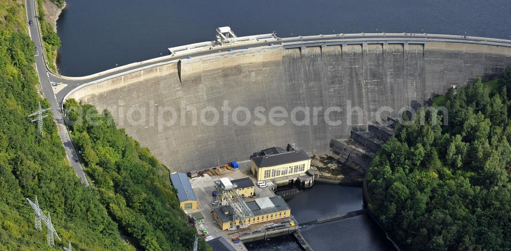 Hohenwarte / Thüringen from the bird's eye view: Die Talsperre Hohenwarte ist die zweitgrößte Talsperre im Oberen Saale - System. Die Talsperre erstreckt sich auf 27 km Länge und die Staumauer erreicht eine Höhe von 75 m. The barrage Hohenwarte is the second largest dam in the Upper Saale - system. The reservoir is 27 km long and the dam reach a height of 75 m.