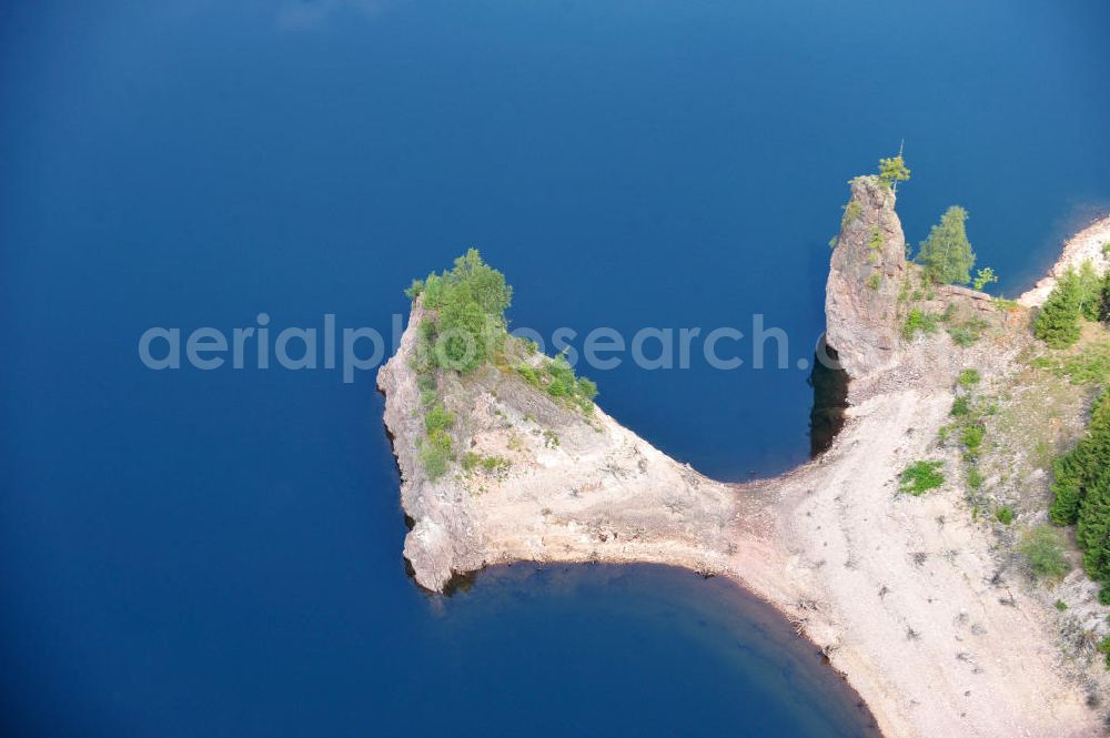 Tambach-Dietharz from the bird's eye view: Die Talsperre Schmalwasser bei Tambach-Dietharz im Landkreis Gotha im Thüringer Wald dient der Trinkwasserbereitstellung, dem Hochwasserschutz und der Stromerzeugung. The barrage Schmalwassertalsperre near by Tambach-Dietharz in Thuringia.