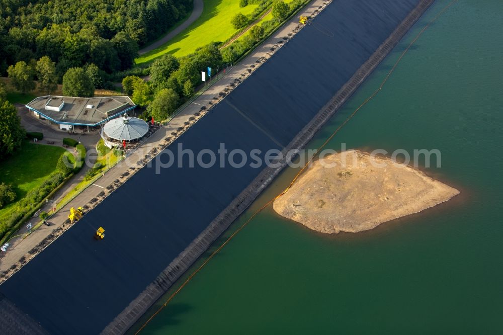 Aerial photograph Attendorn - Dam and shore areas at the lake Bigge in Attendorn in the state North Rhine-Westphalia