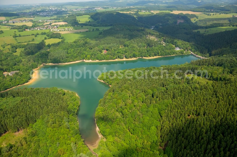 Aerial image Breckerfeld - Dam and shore areas at the lake Gloersee - Gloertalsperre in Breckerfeld in the state North Rhine-Westphalia, Germany