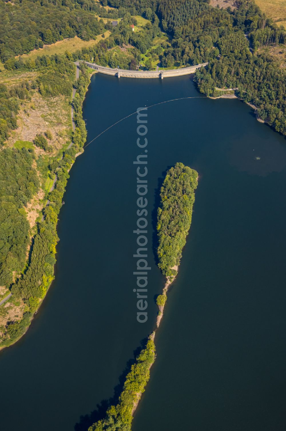 Breckerfeld from the bird's eye view: Dams - dam and shore areas at the reservoir Ennepetalsperre in Breckerfeld in the federal state of North Rhine-Westphalia, Germany