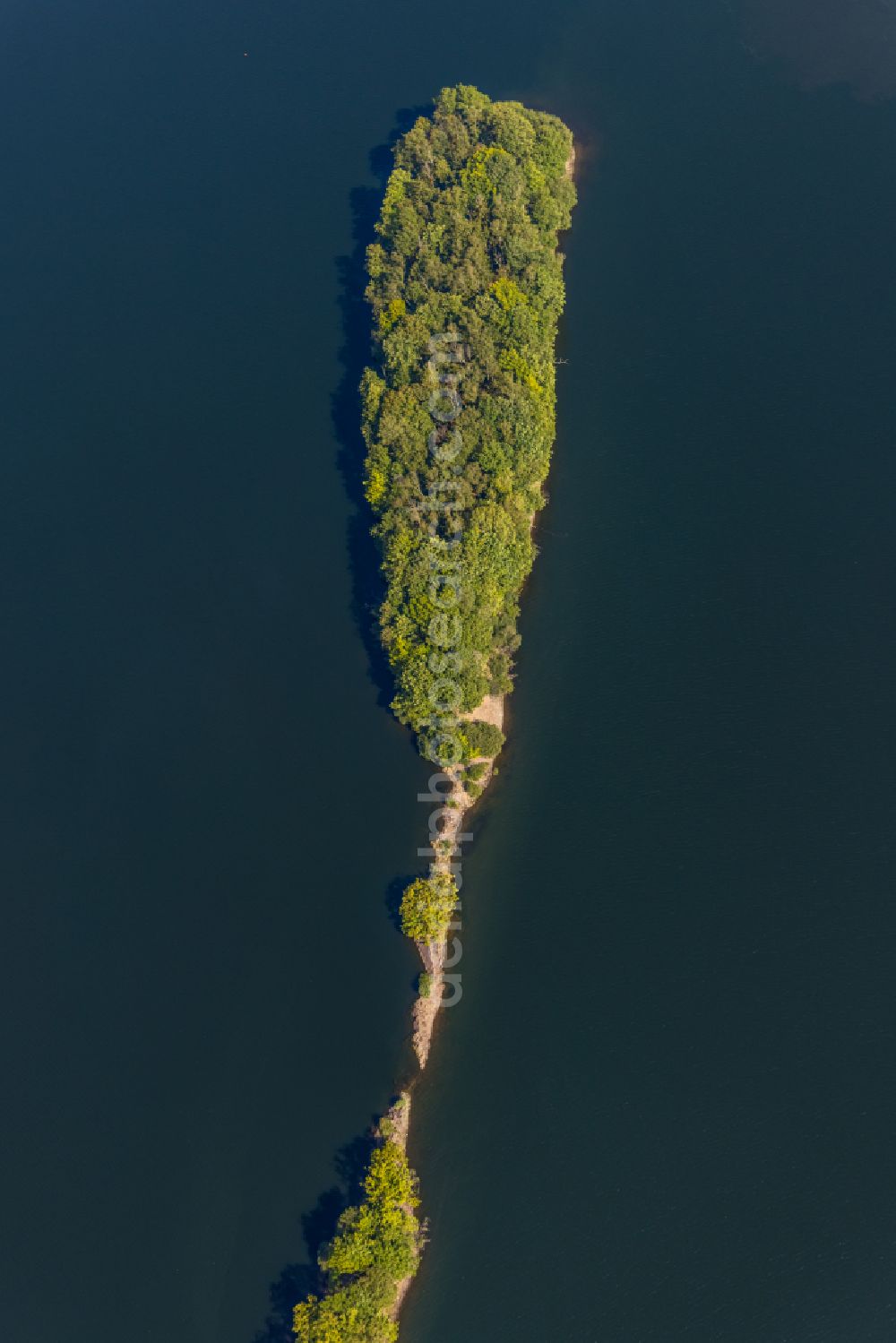 Aerial image Breckerfeld - Dams - dam and shore areas at the reservoir Ennepetalsperre in Breckerfeld in the federal state of North Rhine-Westphalia, Germany