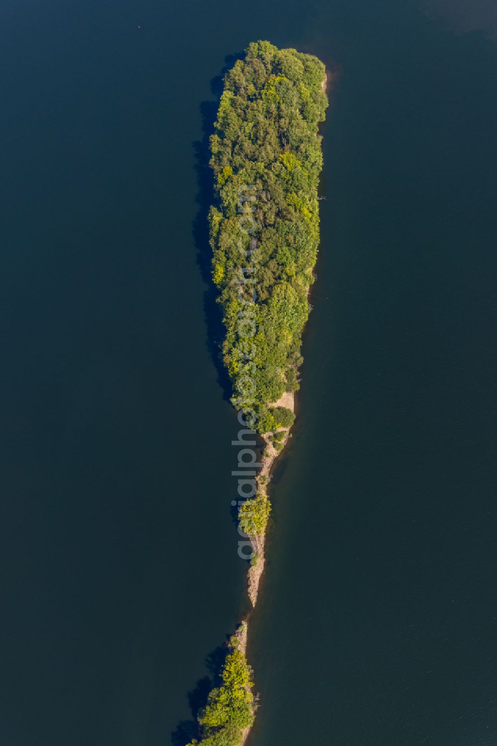 Aerial photograph Breckerfeld - Dams - dam and shore areas at the reservoir Ennepetalsperre in Breckerfeld in the federal state of North Rhine-Westphalia, Germany