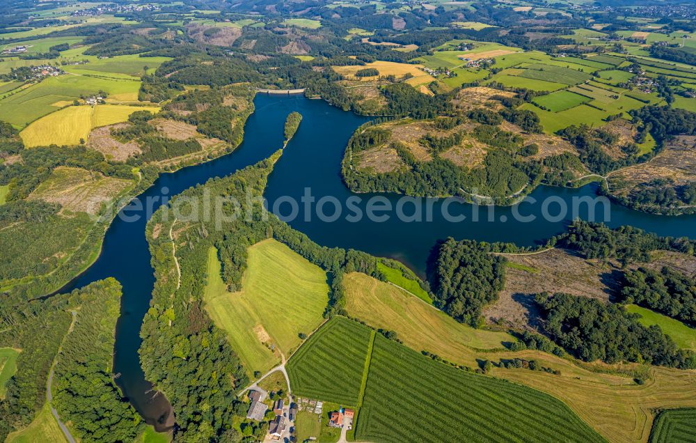 Aerial photograph Breckerfeld - Dams - dam and shore areas at the reservoir Ennepetalsperre in Breckerfeld in the federal state of North Rhine-Westphalia, Germany