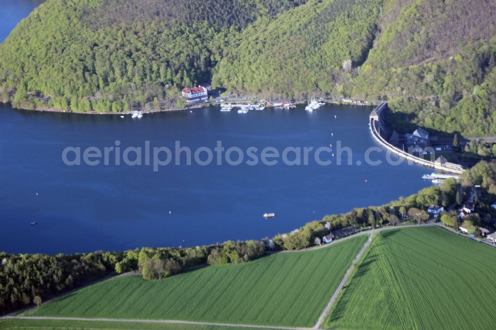 Edertal from the bird's eye view: Dam and shore areas at the lake Eder in Edertal in the state Hesse