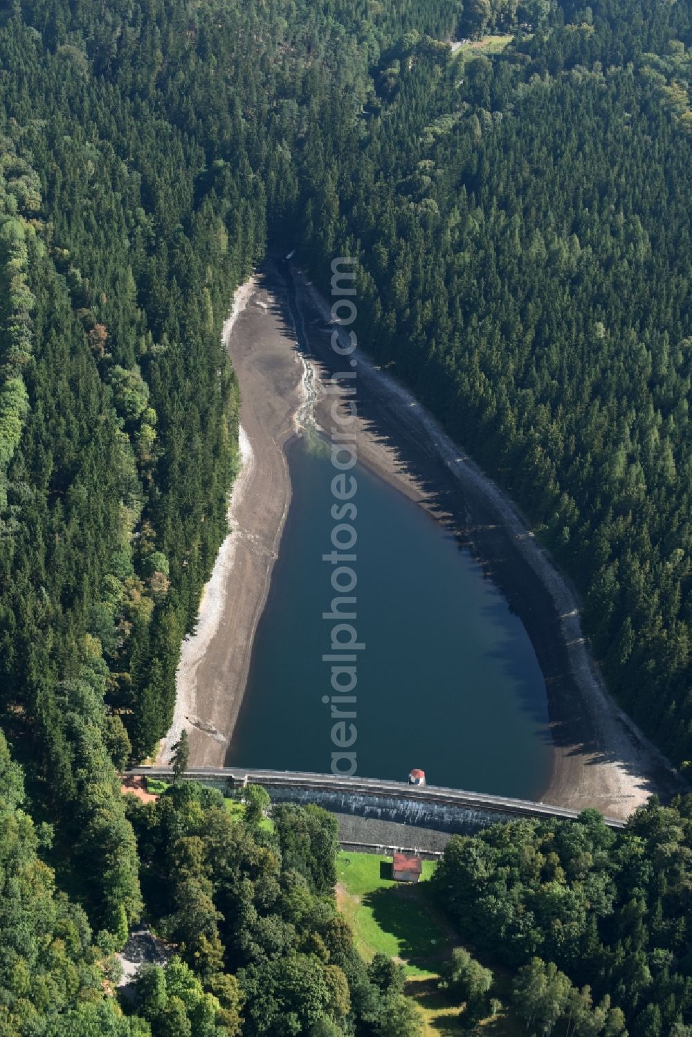 Aerial photograph Einsiedel - Dam and shore areas at the lake Stadtguttalbach in Einsiedel in the state Saxony