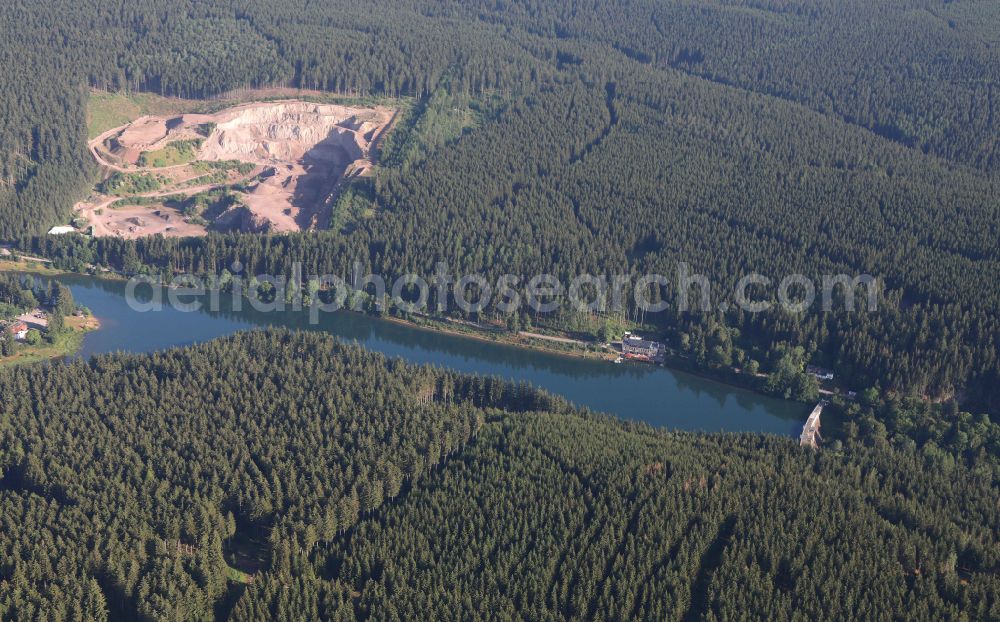 Aerial photograph Frankenhain - Dam and shore areas at the lake Luetschestausee on street Luetschegrund in Frankenhain in the state Thuringia, Germany