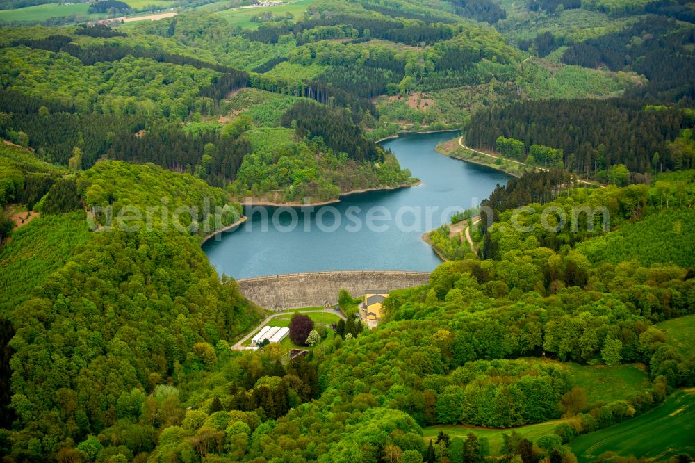 Aerial photograph Hagen - Dam and shore areas at the lake Hasper Bach on street Talsperrenweg in Hagen at Ruhrgebiet in the state North Rhine-Westphalia, Germany