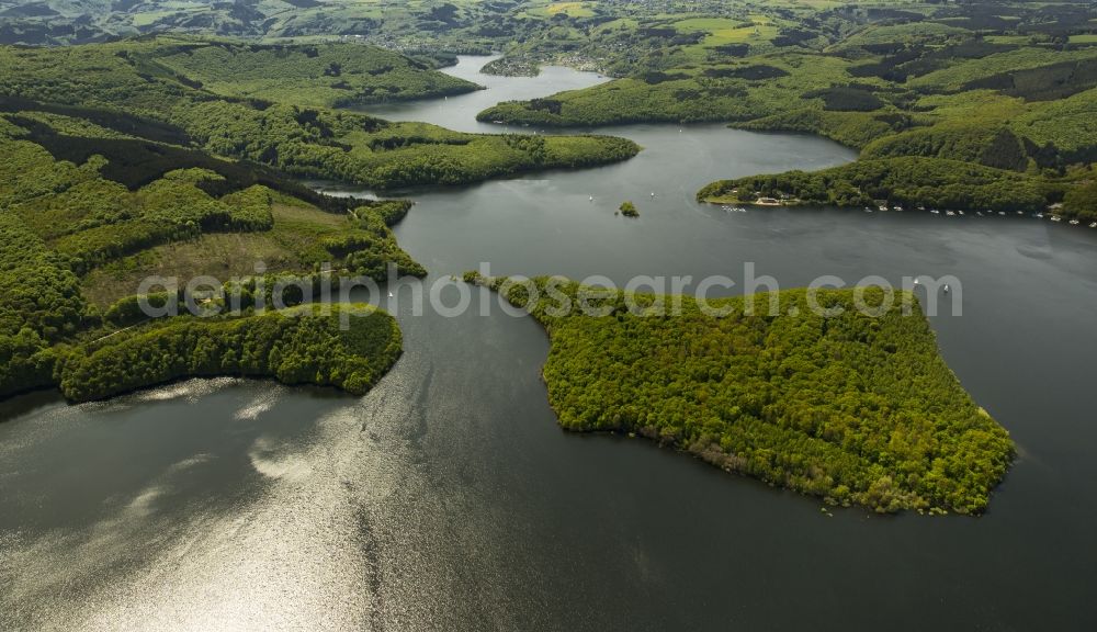 Aerial image Heimbach - Dam and shore areas at the lake Ruhrtalsperre Schwammenauel in Heimbach in the state North Rhine-Westphalia