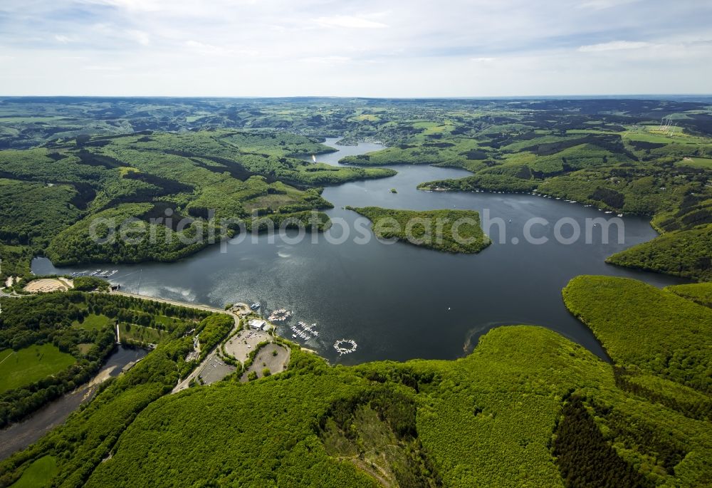 Aerial photograph Heimbach - Dam and shore areas at the lake Ruhrtalsperre Schwammenauel in Heimbach in the state North Rhine-Westphalia