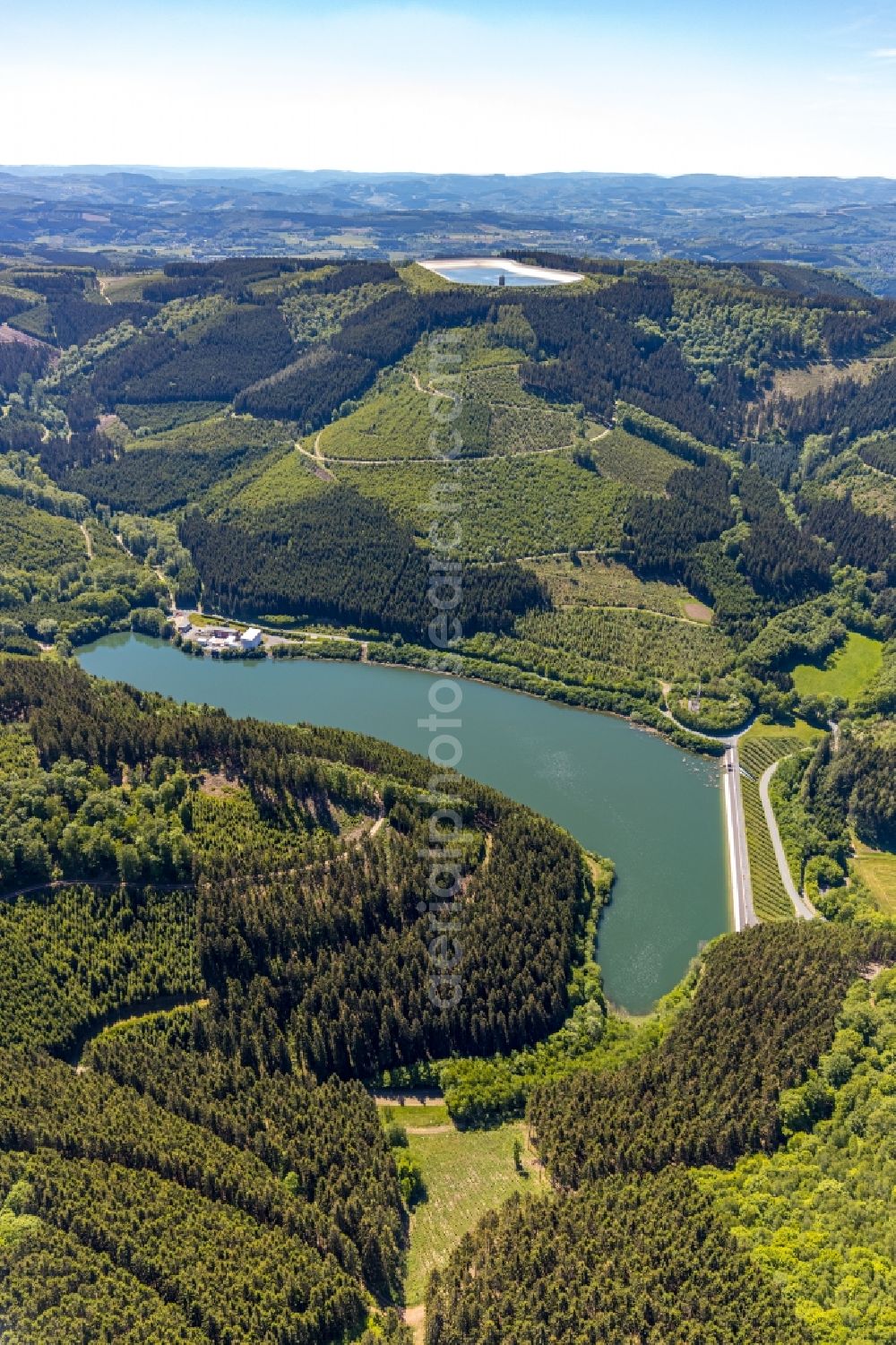 Aerial image Glinge - Dam and shore areas at the lake Glingebachtalsperre in Herdecke in the state North Rhine-Westphalia, Germany