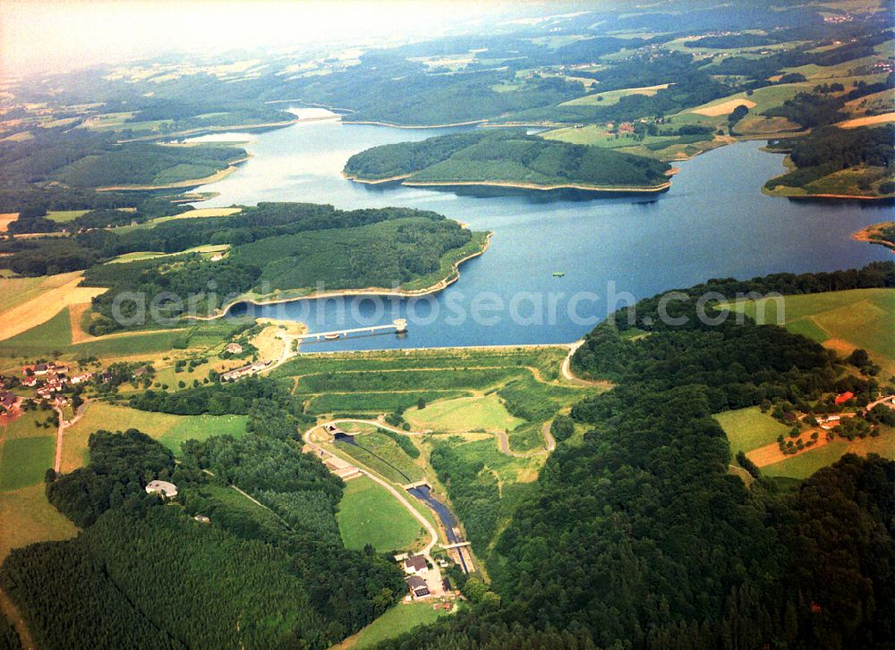 Aerial photograph Kürten - Dam and shore areas at the lake Grosse Dhuenntalsperre in Kuerten in the state North Rhine-Westphalia, Germany