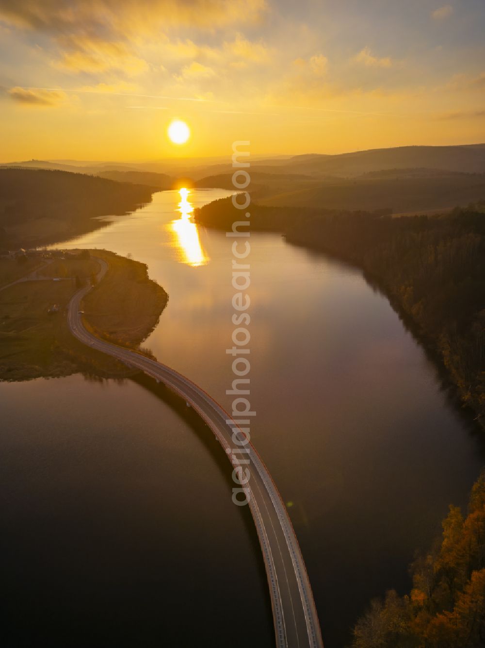 Aerial photograph Rauschenbach - Dams - dam and shore areas at the reservoir Talsperre Rauschenbach in Neuhausen/Erzgebirge in the federal state of Saxony, Germany