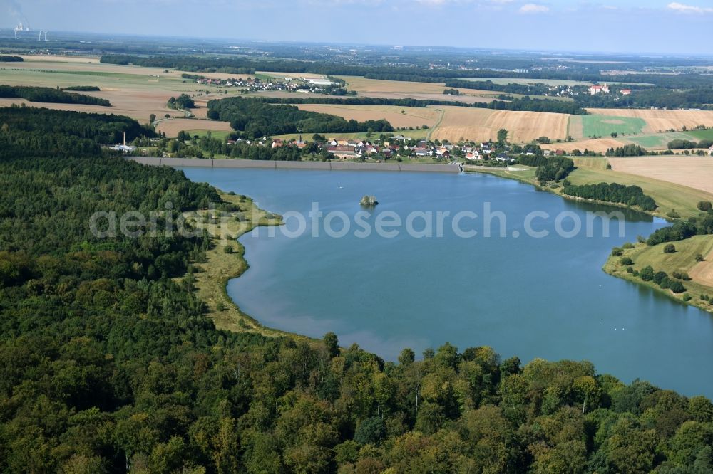 Schömbach from the bird's eye view: Dam and shore areas at the lake in Schoembach in the state Saxony