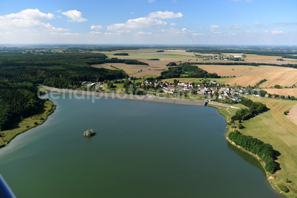 Aerial photograph Schömbach - Dam and shore areas at the lake in Schoembach in the state Saxony