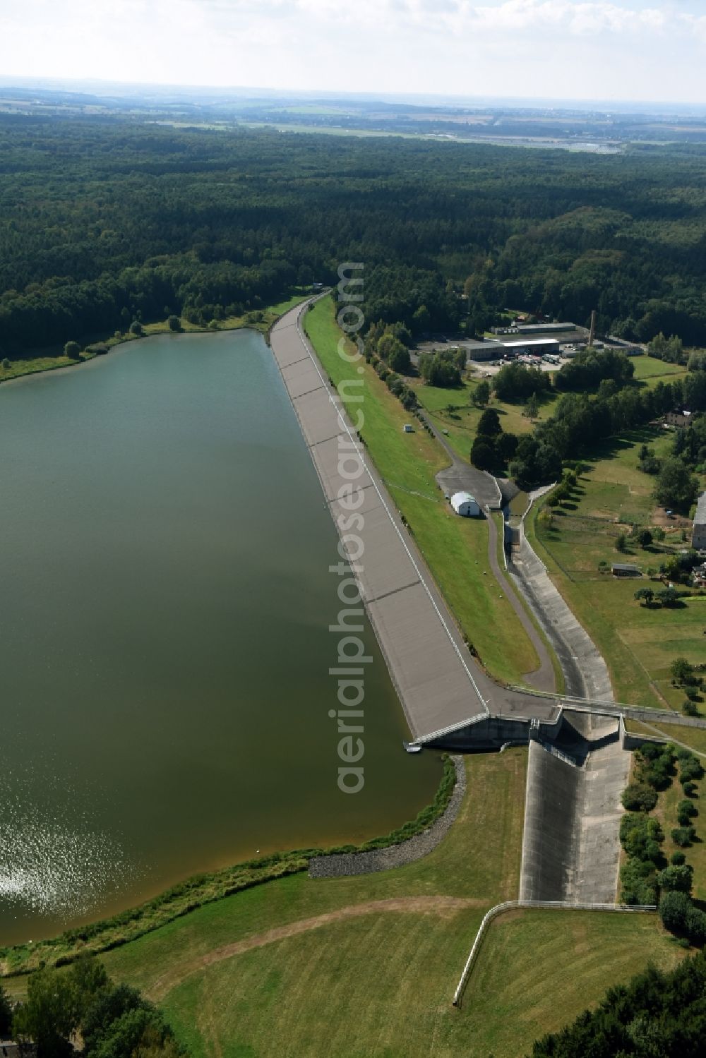 Aerial image Schömbach - Dam and shore areas at the lake in Schoembach in the state Saxony