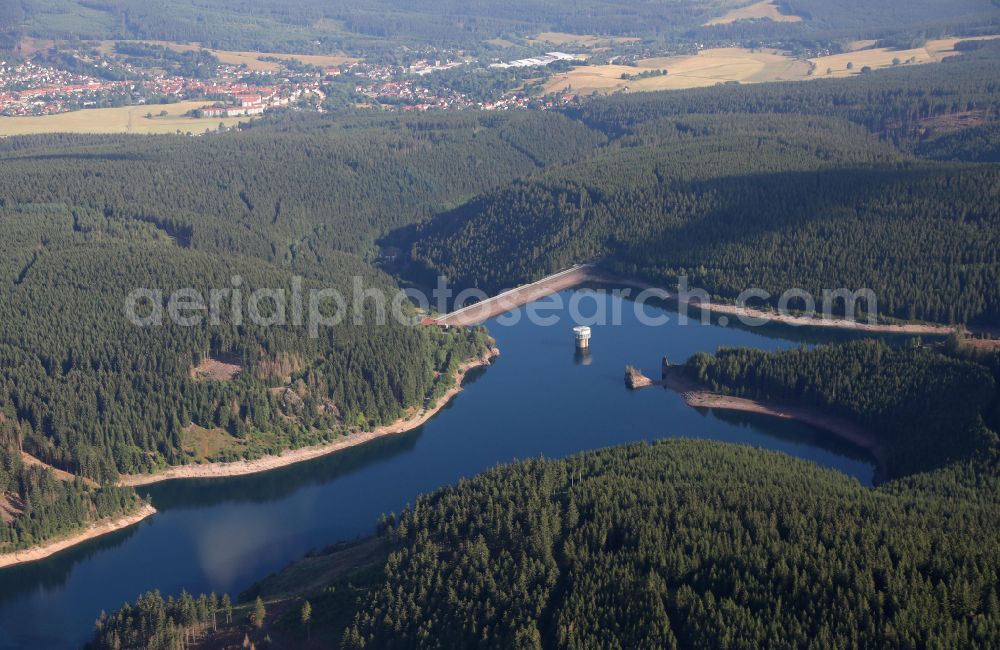 Tambach-Dietharz from the bird's eye view: Dam and shore areas at the lake Talsperre Schmalwasser in Tambach-Dietharz in the state Thuringia, Germany