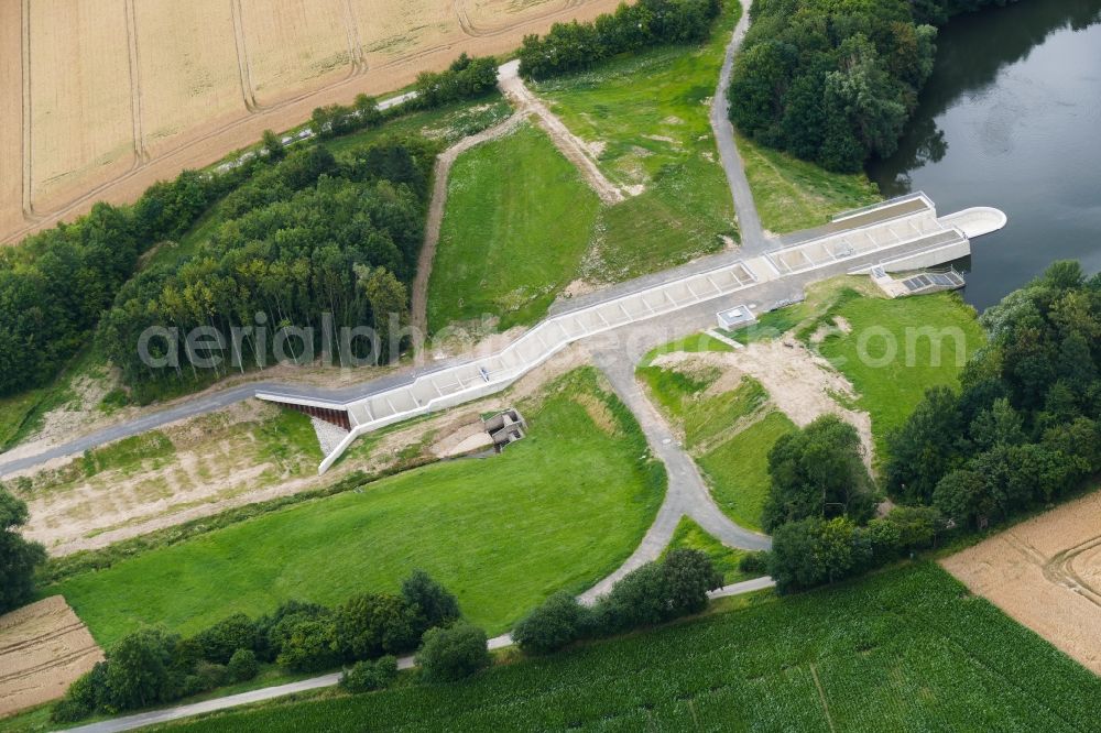 Friedland from the bird's eye view: Dam and shore areas at the lake Wendebachstausee in Friedland in the state Lower Saxony