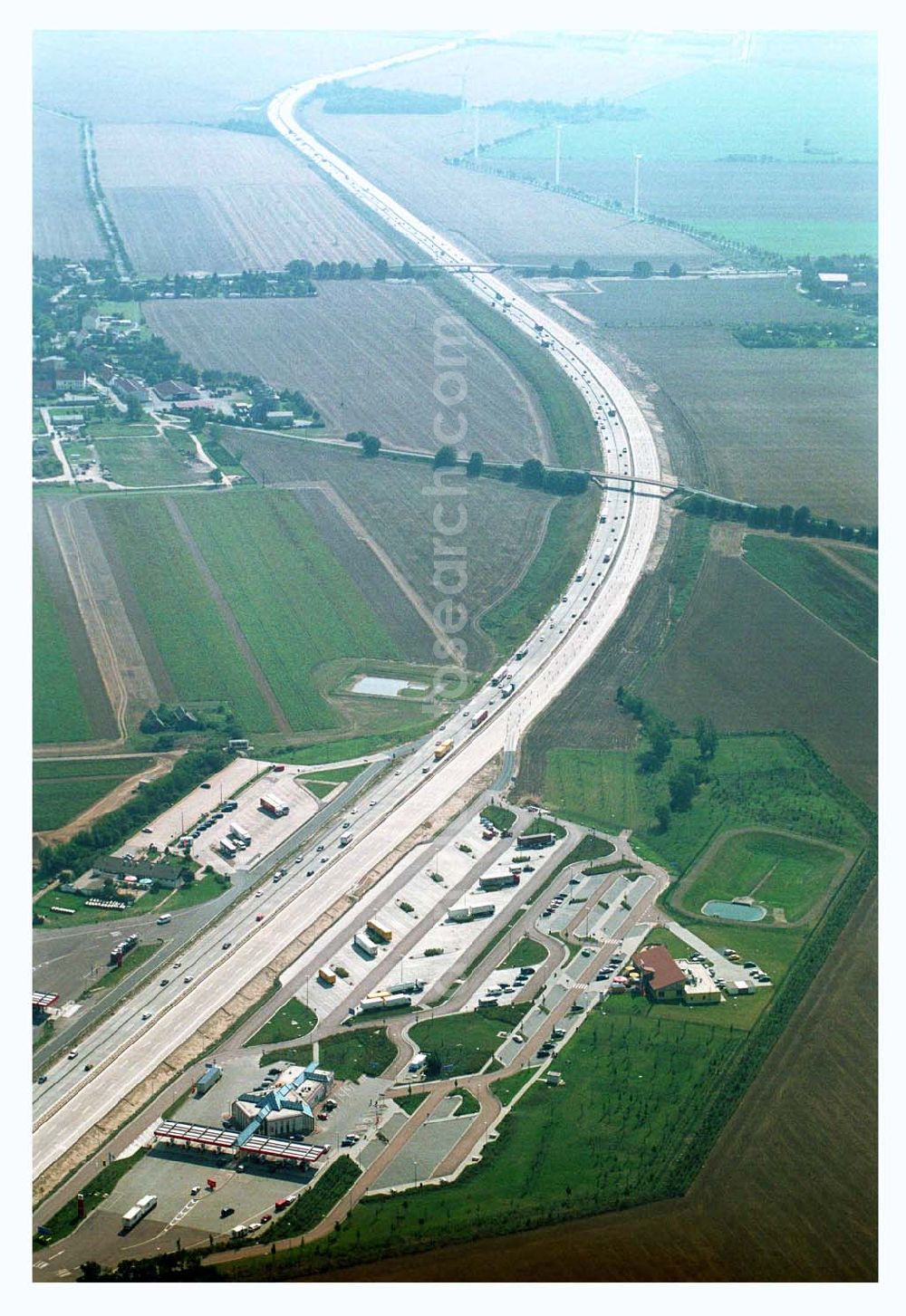 Aerial image Köckern/ Bitterfeld (Sachsen-Anhalt) - Blick auf die Tank- & Raststätte Köckern an der A9 bei Glebitzsch/ Bitterfeld nördlich der Landesgrenze von Sachsen und Sachsen-Anhalt