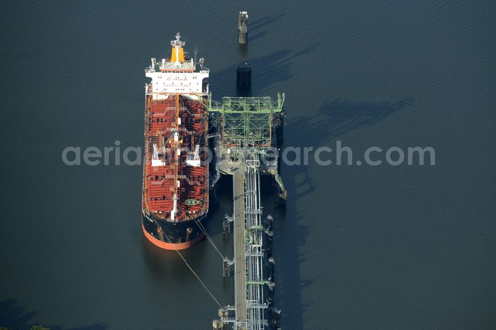 Aerial image Hamburg - Tanker jetty Kattwykhafen with oil vessel in Hamburg