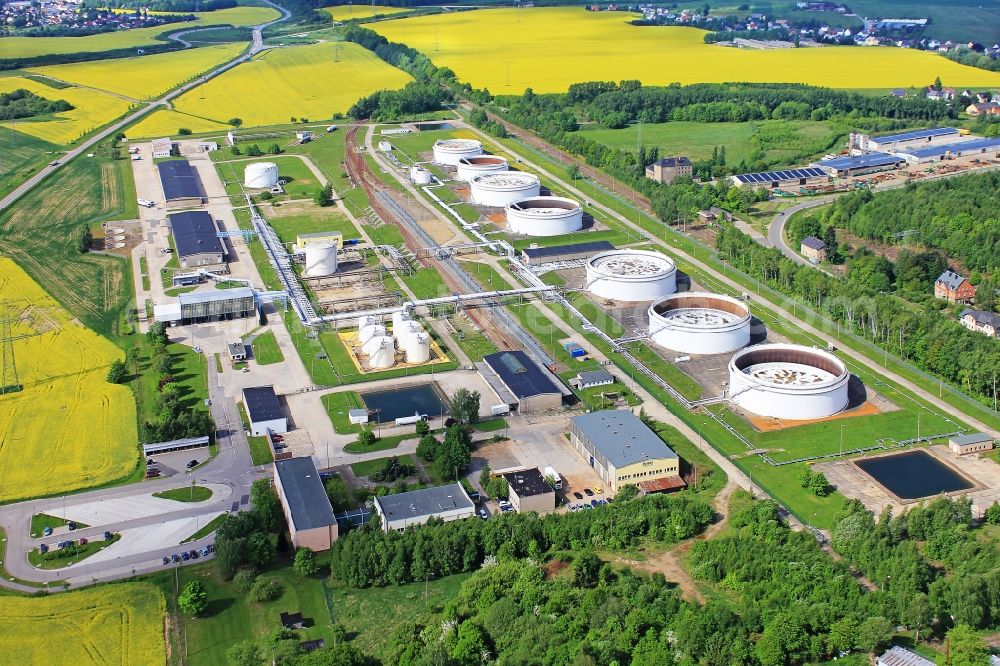 Aerial photograph Hartmannsdorf - Views of the industrial and commercial area on the tank farm / wholesale petroleum Hartmannsdorf in Saxony