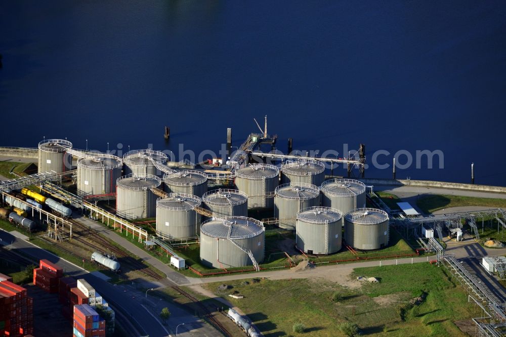 Aerial photograph Hamburg - View of tanks of the TACON GmbH Tank + Container Services in Hamburg