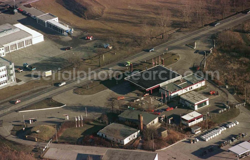 Aerial image Nauen / Brandenburg - Tankstelle der MINOL AG an der Ortseinfahrt Nauen aus Richtung Berlin