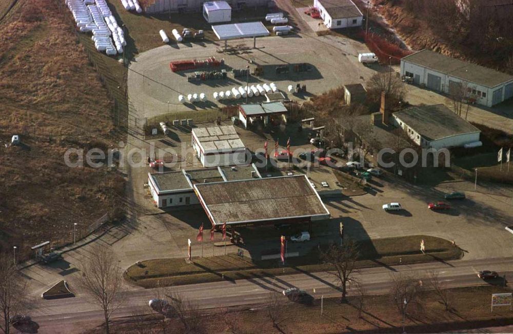 Nauen / Brandenburg from above - Tankstelle der MINOL AG an der Ortseinfahrt Nauen aus Richtung Berlin