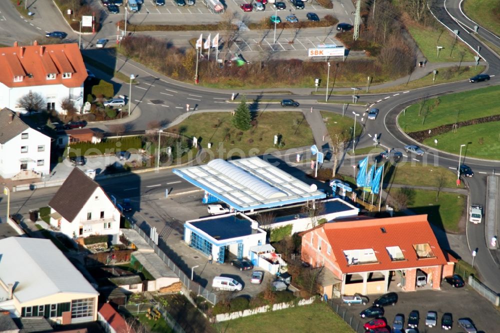 Kandel from above - Gas station for sale of petrol and diesel fuels Aral Tankstelle Markus Goetz in Kandel in the state Rhineland-Palatinate